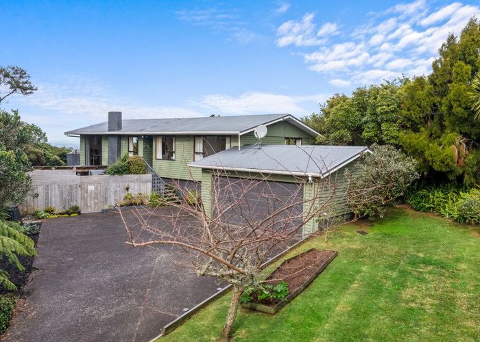  at 1124 Scenic Drive North, Swanson, Waitakere City, Auckland