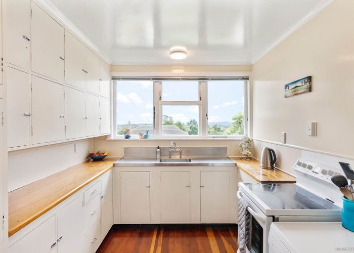  at 14 Emere Place, Meremere