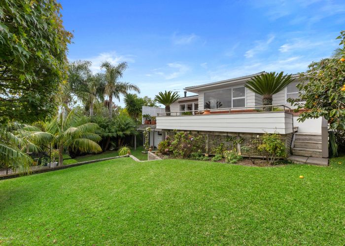  at 3 Copperfield Terrace, Mellons Bay, Auckland