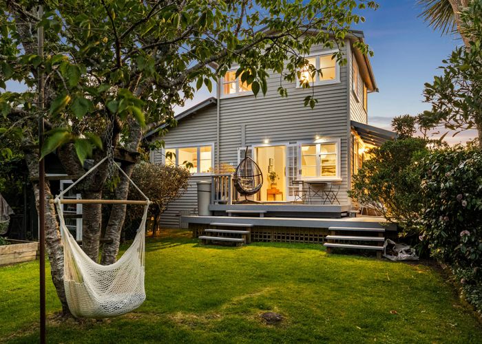  at 18 Raine Street, Karori, Wellington, Wellington