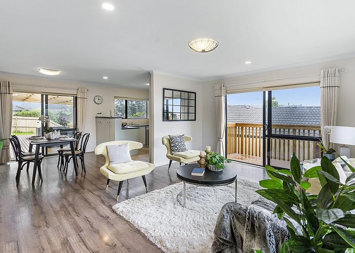  at 6 Parkcrest Drive, Henderson, Auckland