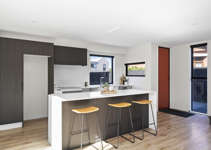  at 2/42 Dickens Street, Addington, Christchurch City, Canterbury