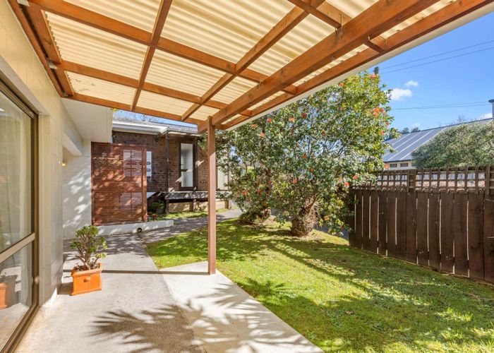  at 2/21 Burch Street, Mount Albert, Auckland City, Auckland