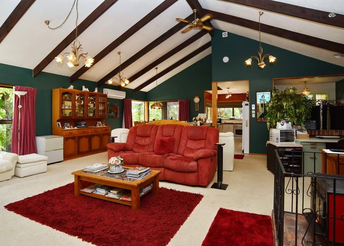  at 12 Woodglen Drive, Woodend, Woodend