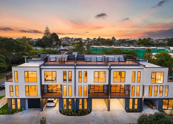  at 90D Kings Road, Panmure, Auckland