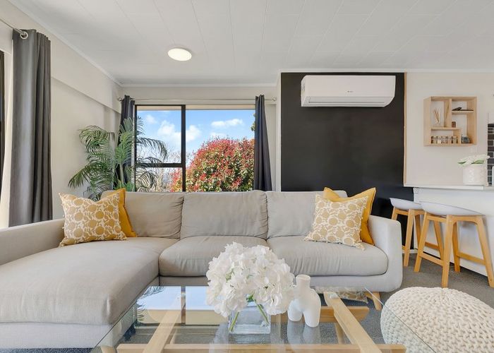  at 7B Parkinson Close, Whitby, Porirua