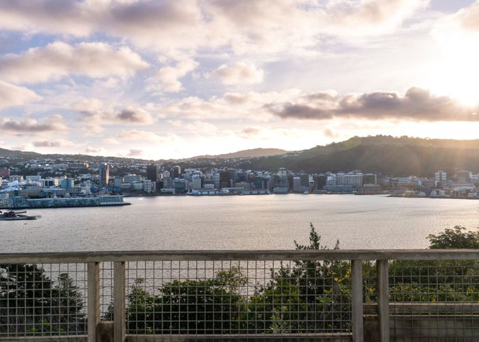  at 20 The Crescent, Roseneath, Wellington