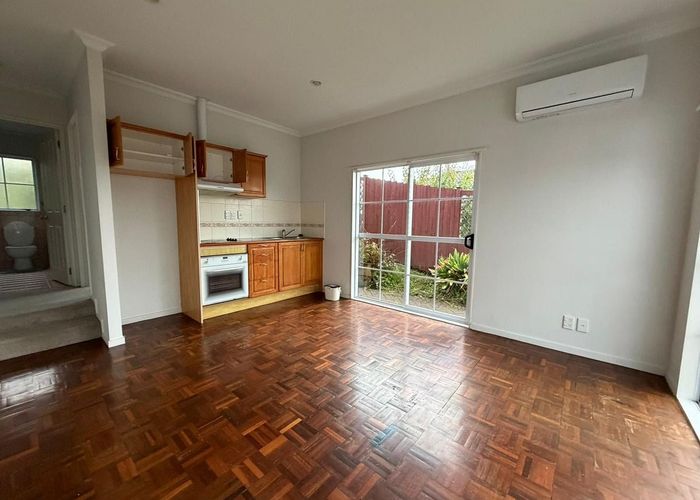  at 4 Zeus Avenue, Henderson, Waitakere City, Auckland