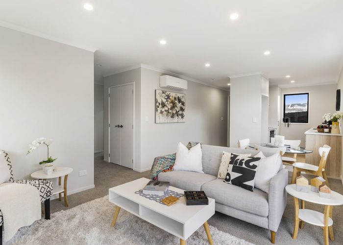  at 9A Hollinbrigg Place, Manurewa, Auckland
