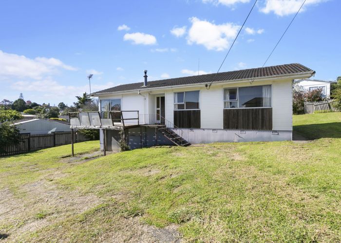  at 72 Awaroa Road, Sunnyvale, Waitakere City, Auckland