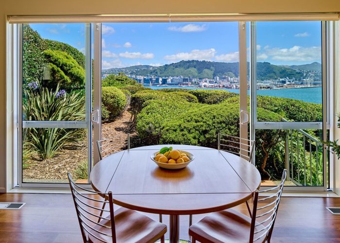  at 14 The Crescent, Roseneath, Wellington, Wellington