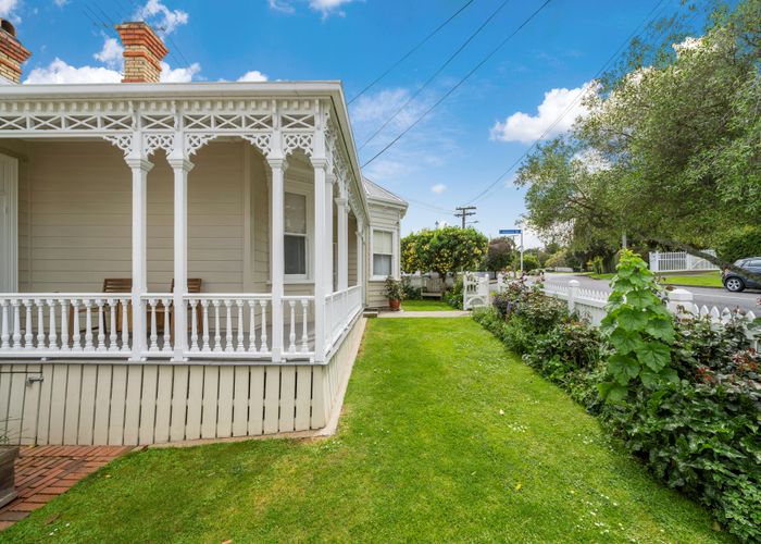  at 4 Symonds Street, Onehunga, Auckland