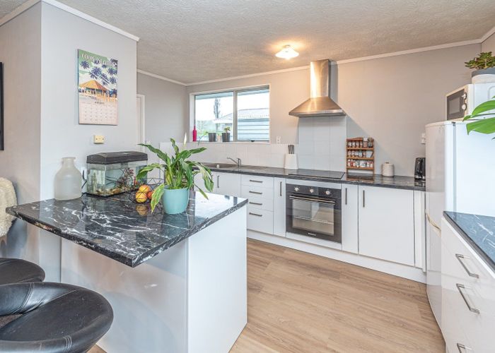  at 11 Willow Brook Place, CLIVE, Clive