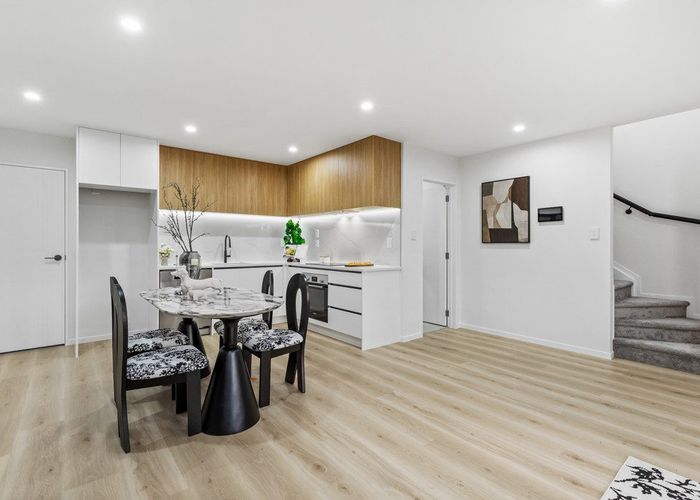  at 26 Crompton Road, Massey, Waitakere City, Auckland