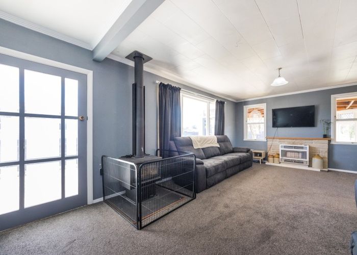  at 8 Karamea Crescent, Kelvin Grove, Palmerston North