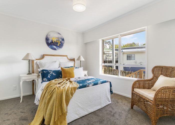  at 4/178 Chivalry Road, Glenfield, Auckland