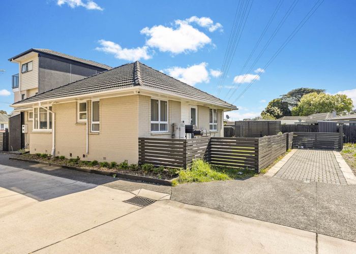  at 2/30 Calvert Avenue, Mangere East, Manukau City, Auckland