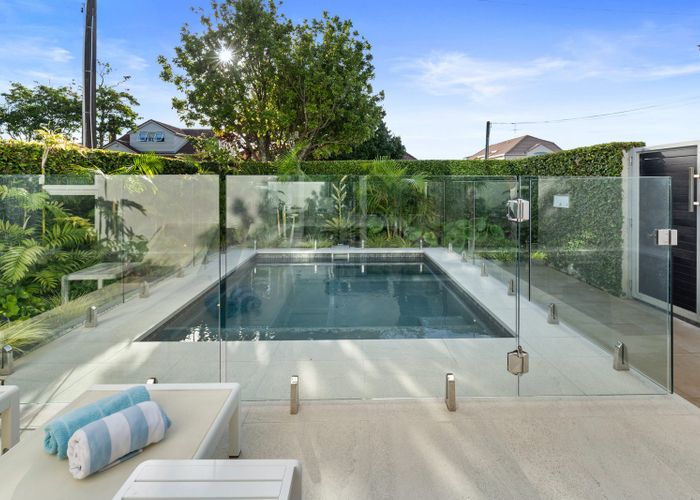  at 8 Sylvan Park Avenue, Milford, Auckland