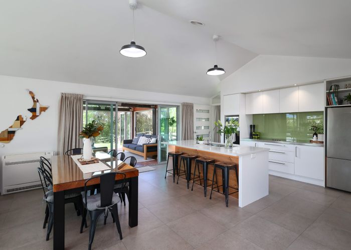  at 9 Bright Lane, Redwood Valley, Richmond