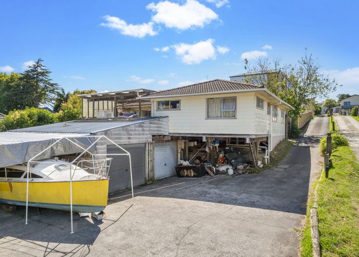  at 28 Tudor Road, Henderson, Waitakere City, Auckland