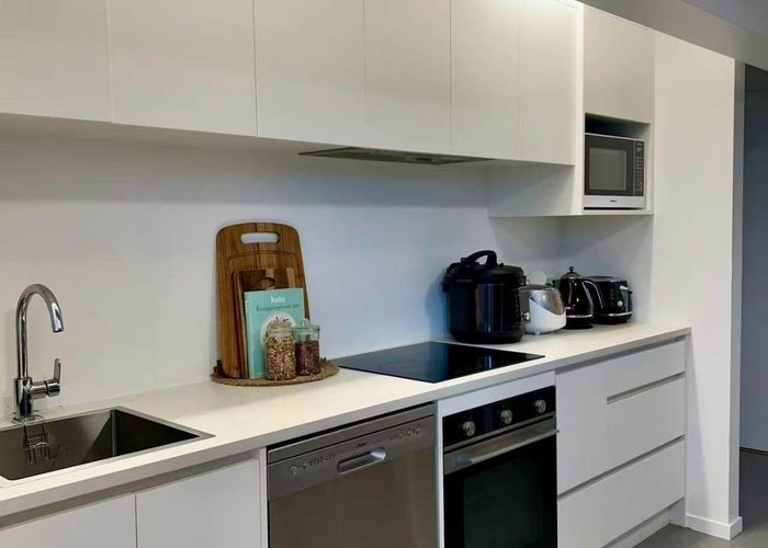  at 1/18 Gretel Place, Hillcrest, North Shore City, Auckland