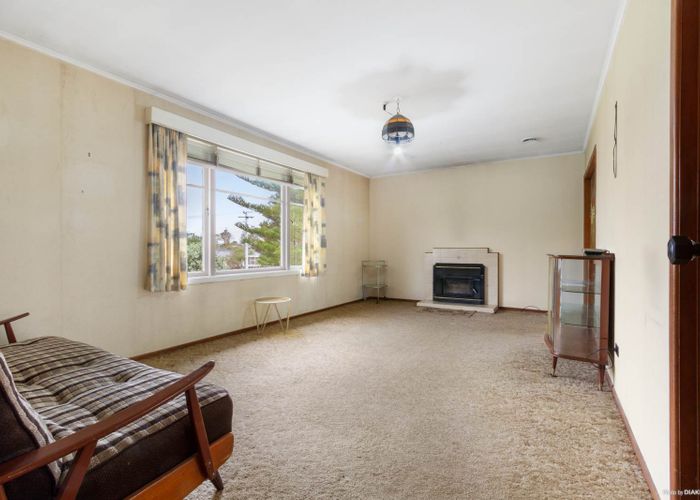  at 13 Neil Avenue, Te Atatu Peninsula, Auckland