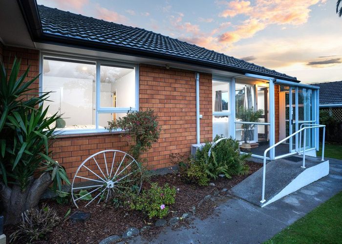  at 2/4 Lomax Place, Islington, Christchurch City, Canterbury