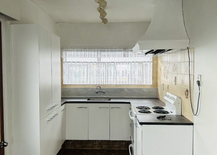  at 2/26 Frederick Street, Waltham, Christchurch