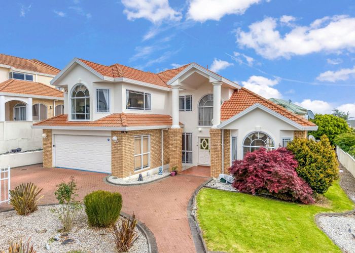  at 35 McCahill Views, Botany Downs, Manukau City, Auckland