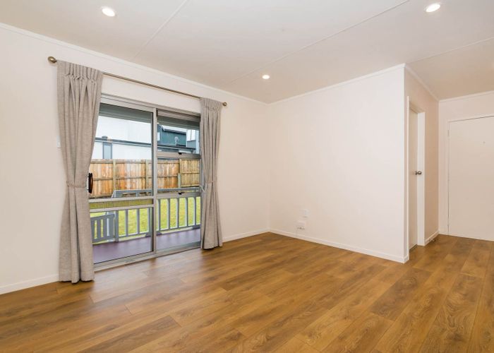  at 82A Greenslade Crescent, Northcote, North Shore City, Auckland