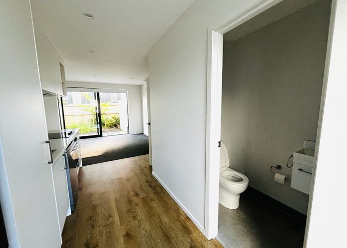  at 9/3234 Great North Road, New Lynn, Waitakere City, Auckland