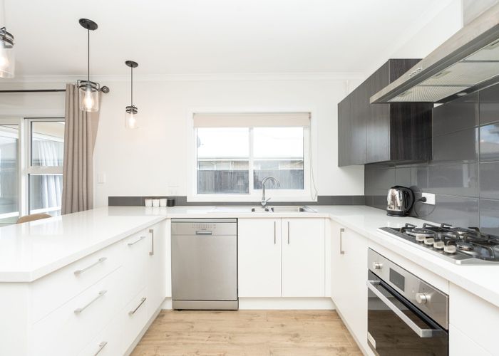  at 33 Ladeira Place, Fitzroy, Hamilton