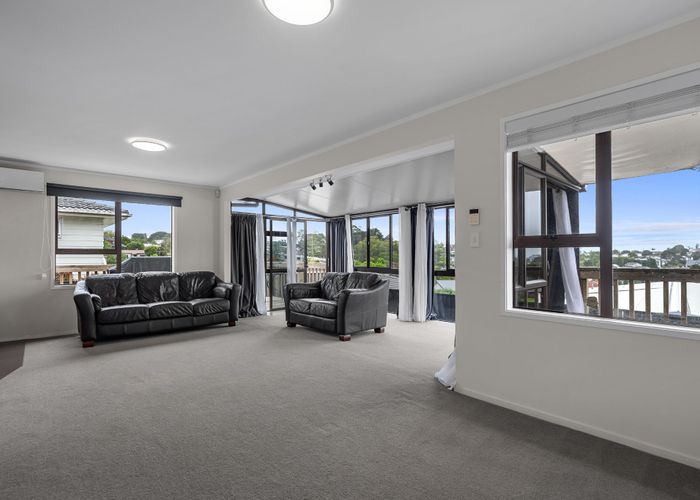  at 28 Elizabeth Drive, West Harbour, Waitakere City, Auckland