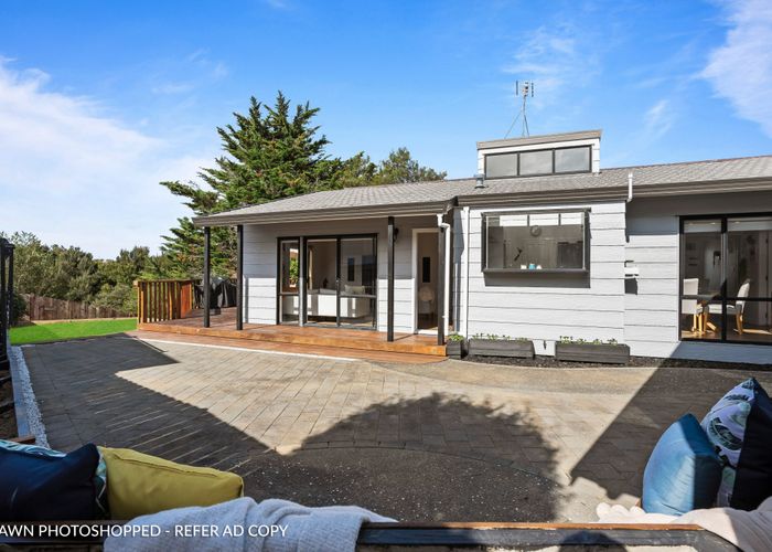  at 10 Coubray Place, Botany Downs, Auckland