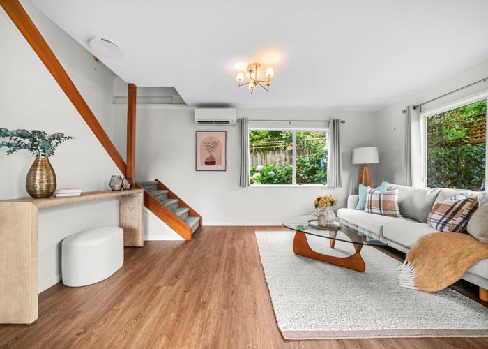  at 1/32 Arran Road, Browns Bay, North Shore City, Auckland