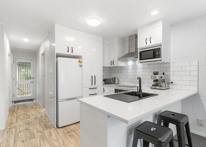  at 1/25A Vine Street, Mangere East, Auckland