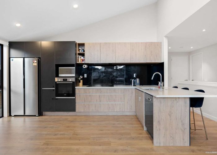  at 21 Eastview Road, Glen Innes, Auckland