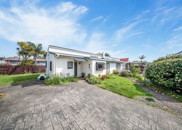  at 77 Sunderlands Road, Half Moon Bay, Auckland