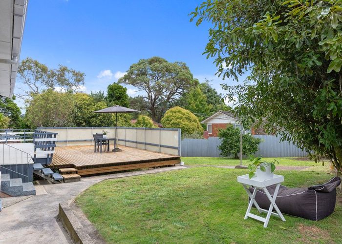  at 4 Halcombe Place, Green Bay, Waitakere City, Auckland