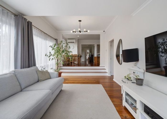  at 42 Park Road, West End, Palmerston North
