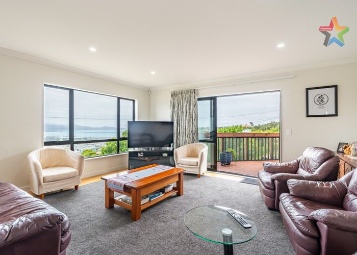  at 6 Poto Road, Normandale, Lower Hutt
