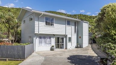  at 92 Hazlewood Avenue, Karori, Wellington
