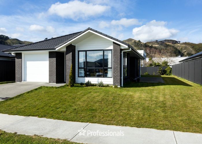  at 33 Cynisca Crescent, Wallaceville, Upper Hutt
