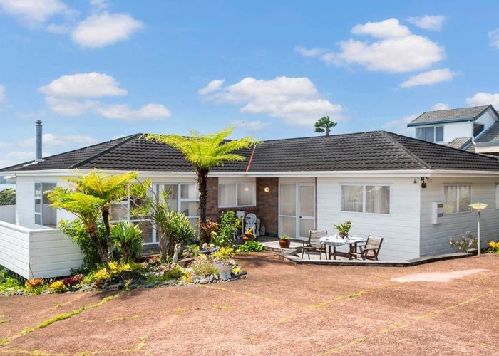  at 32 Luckens Road, West Harbour, Auckland
