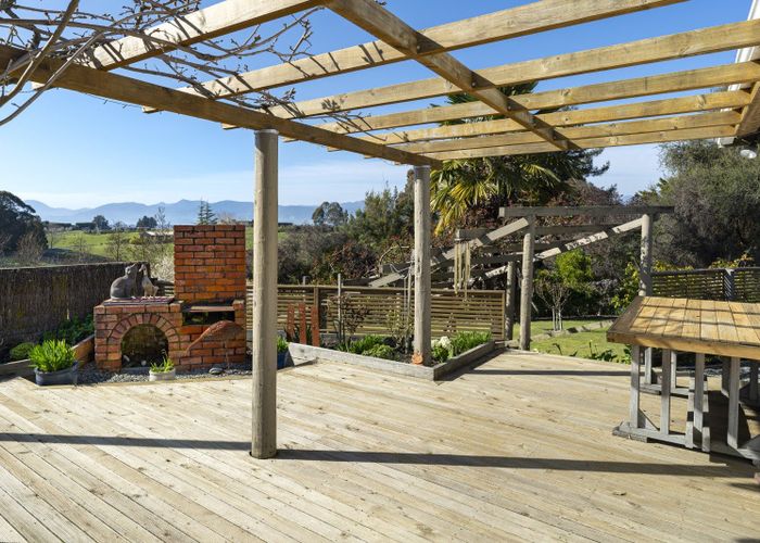  at 50 Hoddy Road, Redwood Valley