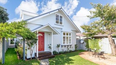  at 40 Aparima Avenue, Miramar, Wellington