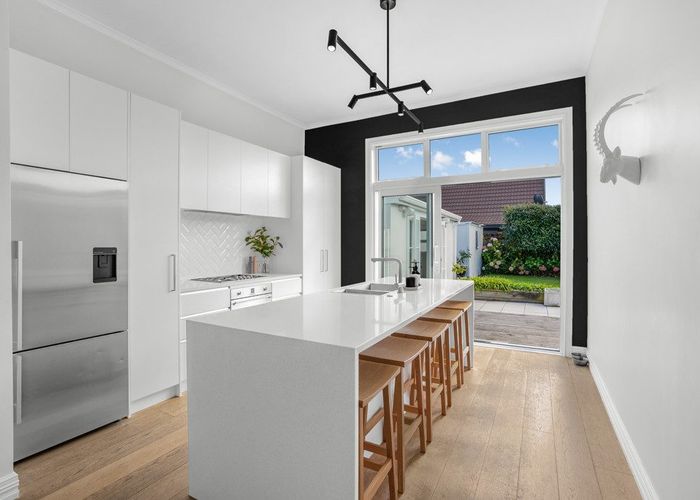  at 23 Queen Street, Petone, Lower Hutt, Wellington