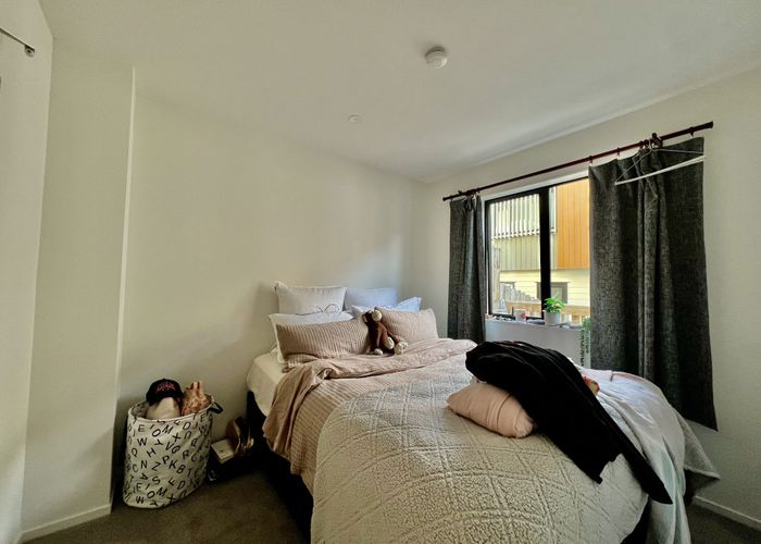  at 12 Fantail Place, Avondale, Auckland