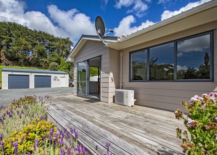 Free property data for 27 Petley Road, Paparoa homes.co.nz