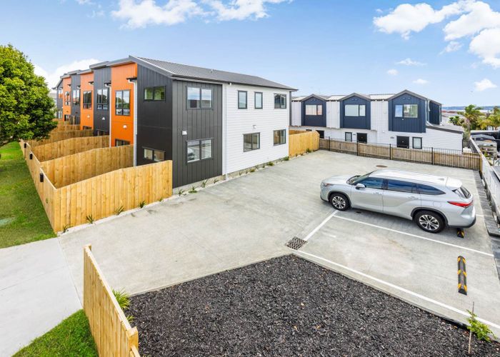  at 2/85 Jaemont Avenue, Te Atatu South, Waitakere City, Auckland